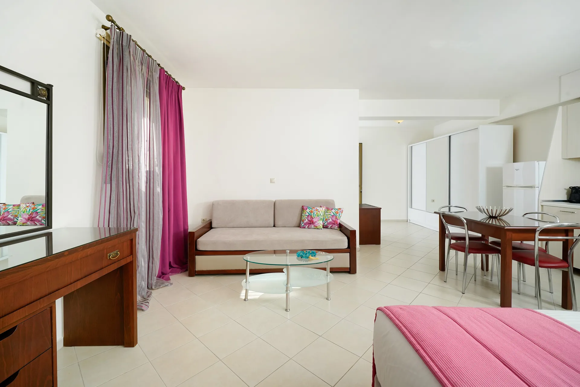 Tiara Holidays - MaryAn Luxury Apartments - Studio - Semi basement - sofa